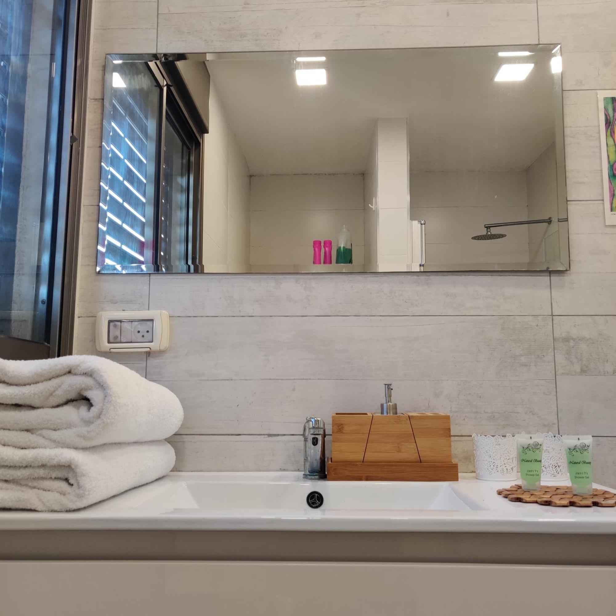 Urbanica Carmel- Apartments Haifa Room photo